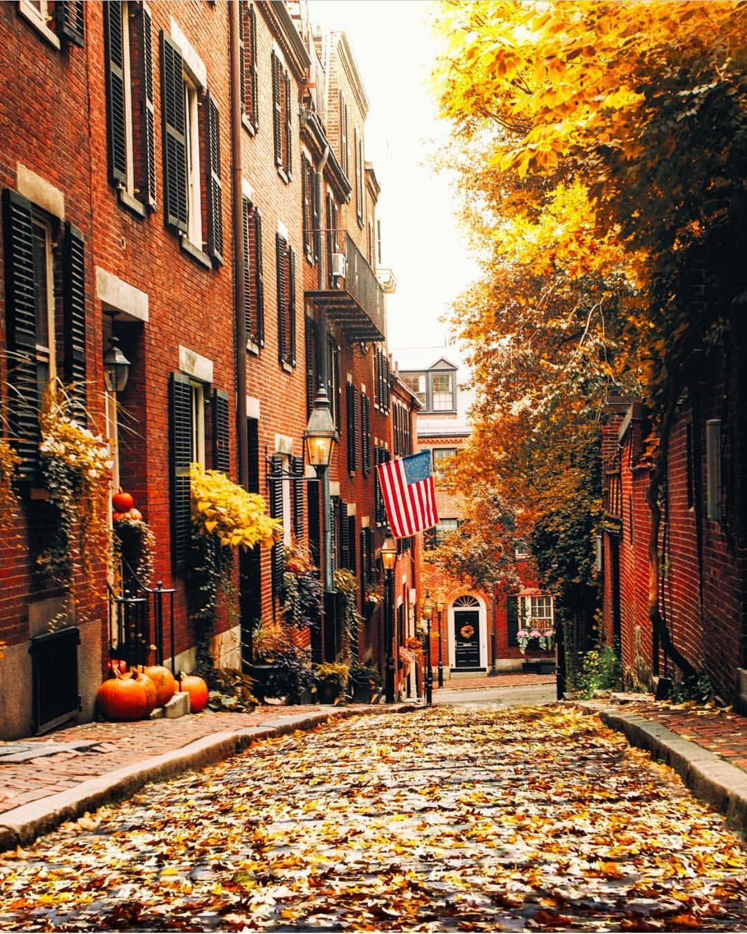 massachusetts towns to visit in fall